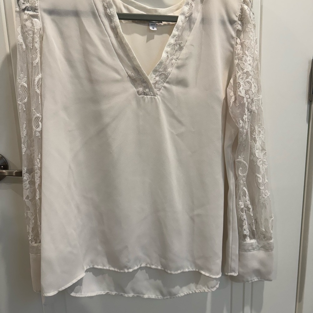 Express Cream V-Neck Long Sleeve Blouse